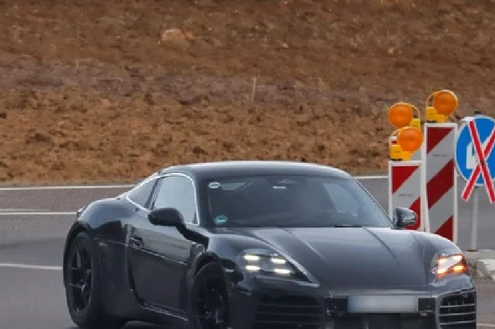 Bocor, Porsche 718 Cayman Listrik Mengaspal Perdana di Jalan Raya (Ragamutama/CarsCoops)